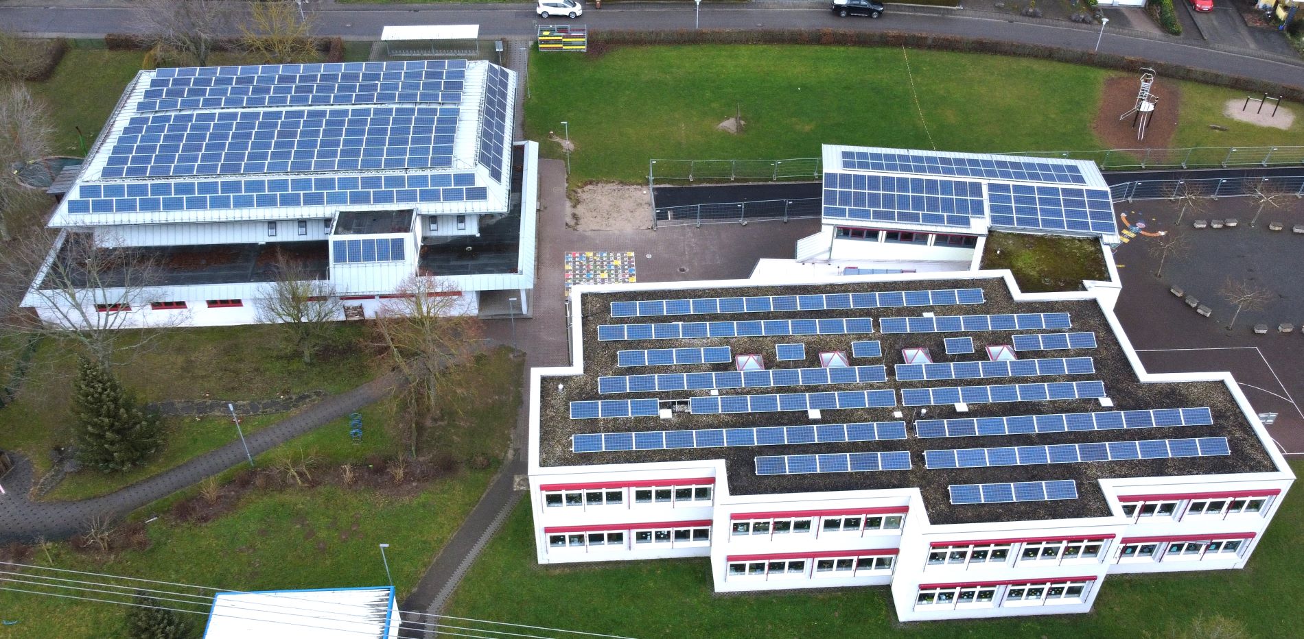 Photovoltaik Anlagen Schule und Sporthalle Hilsbach-Weiler